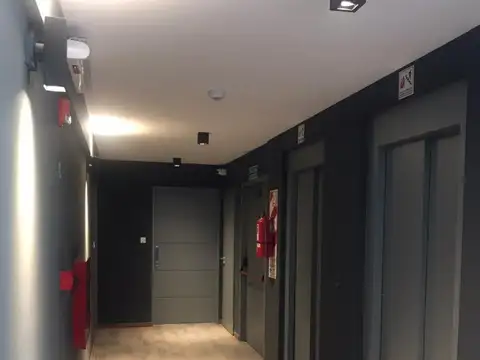 *OFICINAS PREMIUM DE 36,52 M2 CUB. CON BAÑO, COCINA Y AIRE ACONDICIONADO FRIÓ CALOR.