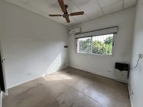Depto Tipo Casa en Alquiler con 1 cocheras