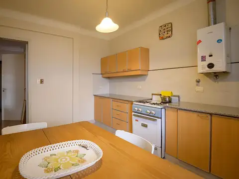 Departamento dos dormitorios en venta en Junin, céntrico.