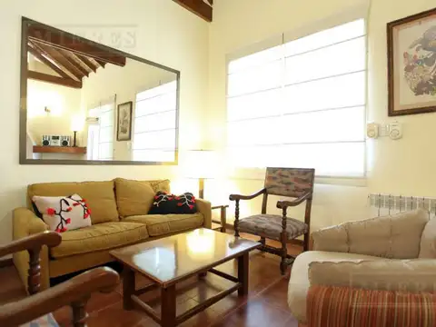 Casa 6 ambientes con 2 baños