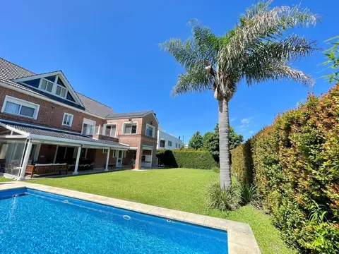 Casa en alquiler 7 ambientes,  en  Barrio cerrado  Rincon del Arca San Fernando Libertador al rio