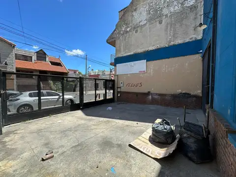 Galpon en Alquiler en Bernal Oeste, $ 2.800.000