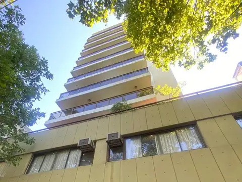 Departamento al frente vista al rio