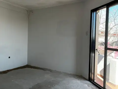 VENTA  DTO 2 AMBIENTES EXCELENTE UBICACION.