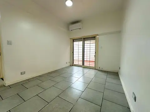 Departamento en Alquiler en Villa Ballester, $ 700.000