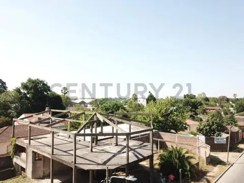 Excelente Casa con Terreno contiene Galpón/depósito y Parque Ideal Inversionista en venta zona de Ez