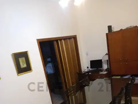 VENTA de Casa de 4 dormitorios en Barrio 7 Jefes, Santa Fe.