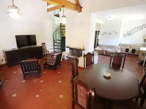 Casa en Venta con 4 cocheras