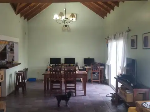 Casa en Venta con 2 cocheras