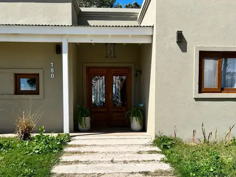 Casa en Alquiler Temporal en Pinamar, USD 5.500