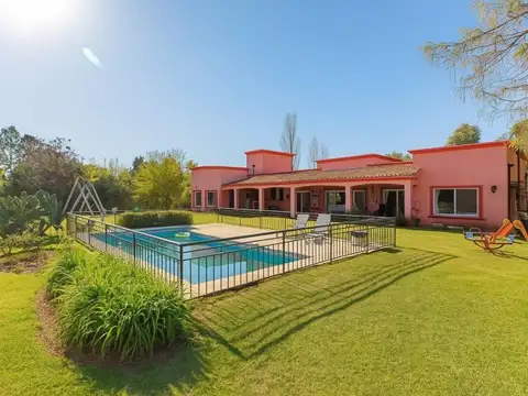 Venta. Casa con Pileta en Club de Campo La Retama. Pilar. Acepta propiedad como permuta en CABA