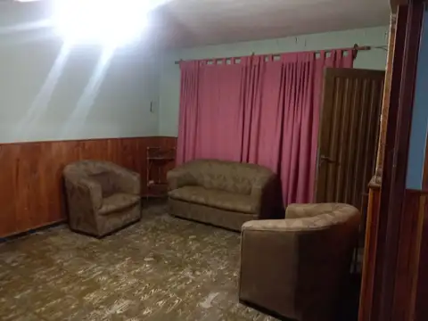 Casa 2 ambientes con 1 baño