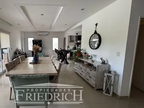 Casa en Venta de 4 dormitorios