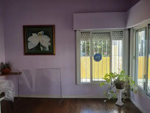 Casa 5 ambientes con 1 baño