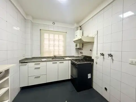 Venta 2 Ambientes con Gran Patio Flores