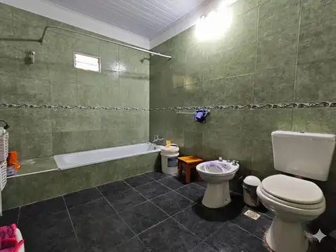 González Catán Propiedad 3 Ambientes con Gran Potencial en Lote propio