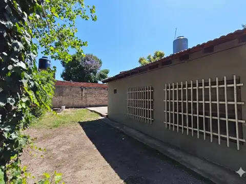 Llorente  al 4300 Gonzalez Catán