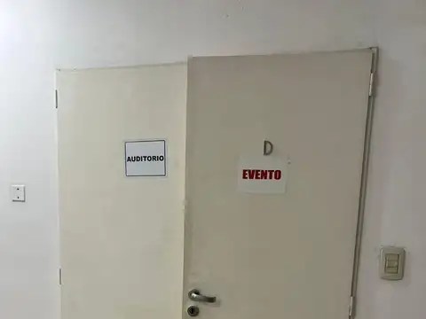 Oficina en Alquiler en Pilar, $ 900.000