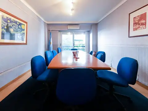 OFICINA Piso en VENTA Barrio Norte, triple ingreso