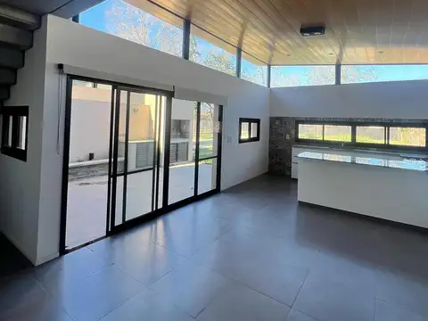 Casa en Venta con 1 cochera