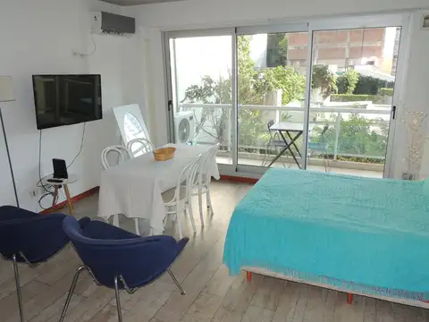 ALQUILER DE MONOAMBIENTE CON BALCON PAQUETE TEMPORAL AMOBLADO, RECOLETA. E-FURIO.