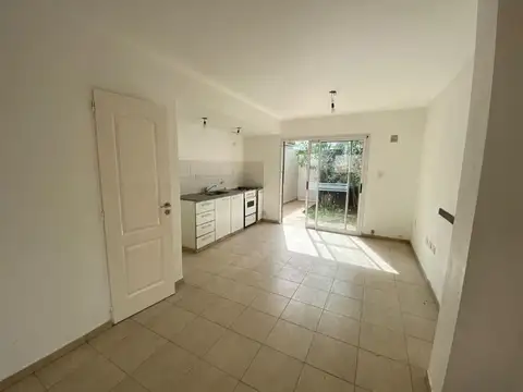 Depto Tipo Casa en Venta de 3 ambientes