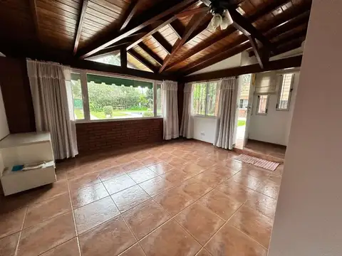 CASA QUINTA QUINCHO BARRIO MONTECARLO, DEL VISO