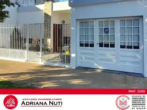 VILLA LUZURIAGA - CASA ESTILO AMERICANA DE 3 AMBIENTES