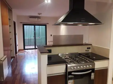 VENTA  41 y 7 monoambiente amplio divisible