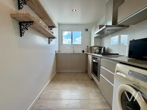 Semipiso de 3 ambientes. Dos cocheras. Terraza privada. Zona Güemes.