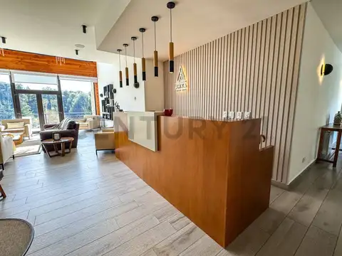 Los Robles 100, Piso 0