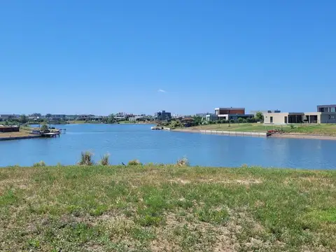 Terreno a la laguna en  Area 7, San Sebastian