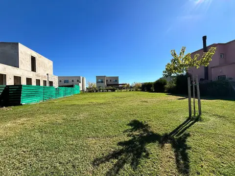 Excelente Lote interno a la venta - Acacias / Puertos