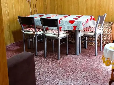 Dos ambientes sobre  Costanera