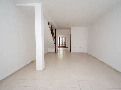DUPLEX EN VENTA 2 DORM - A PASOS DE PTE. CARRETERO