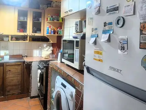 Casa 7 ambientes con 2 baños