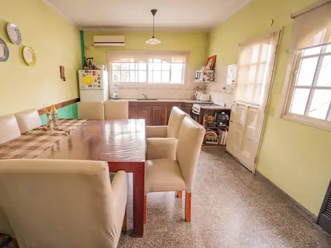 Depto Tipo Casa 4 ambientes con 1 baño