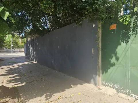 Terreno en Venta en Parque Chacabuco, USD 750.000