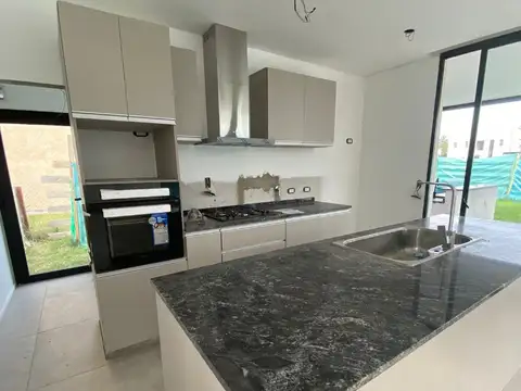 Casa en Venta en Principado Ciudad Nautica, USD 260.000