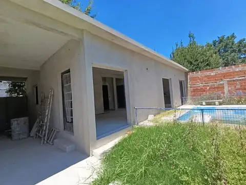 VENTA CASA 3 AMB - PILETA - DERQUI - PILAR