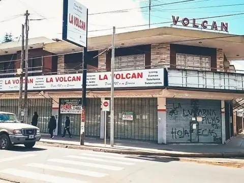 Local En Garín Con Deposito Y Vivienda