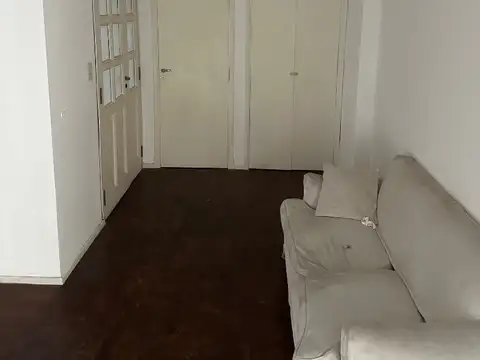 PH DE 3 AMB 70 M 2  AV CASEROS Y JUJUY  A METROS DEL SUBTE