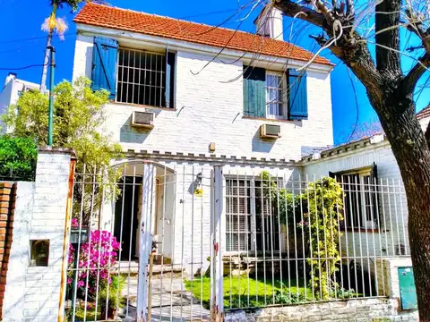 VENTA CASA 4 AMBIENTES HAEDO ESTILO INGLES