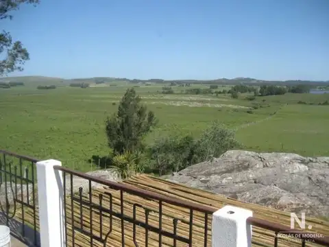 Casa 7 ambientes con 8 baños