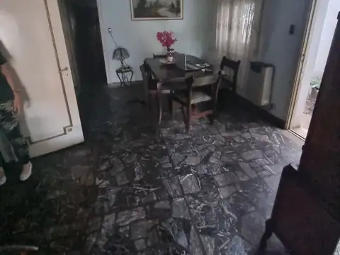 Casa 4 ambientes con 1 baño