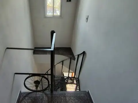 Departamento 2 ambientes en planta alta - Alquiler