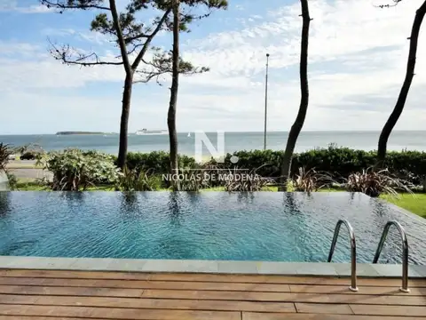 Casa en Venta en Playa Mansa, USD 1.700.000