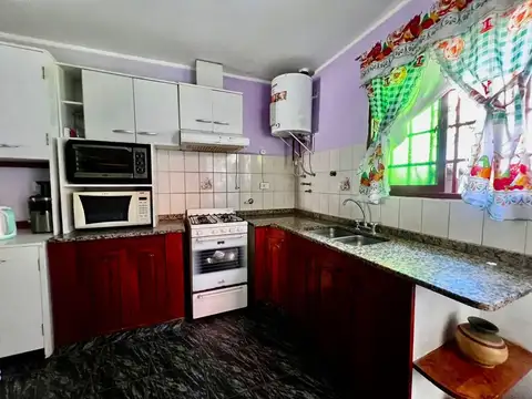 Casa en Venta con 2 cocheras