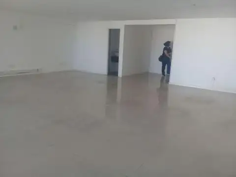 OFICINA 110mts con seguridad las 24 hs U$210.000