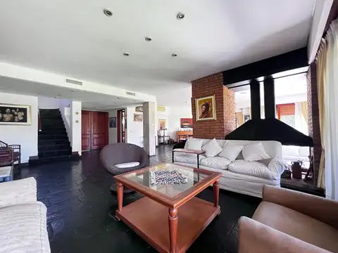 VENTA CASA EN COUNTRY HACOAJ (TIGRE)